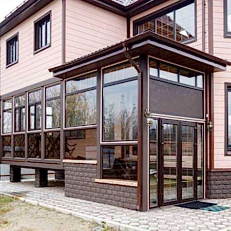 пластиковая дверь